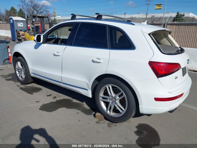 Audi Q5 2.0t Premium 2014 WA1LFAFP5EA106705 Image 3