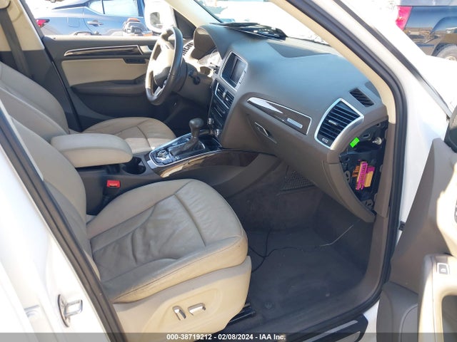 Audi Q5 2.0t Premium 2014 WA1LFAFP5EA106705 Image 5