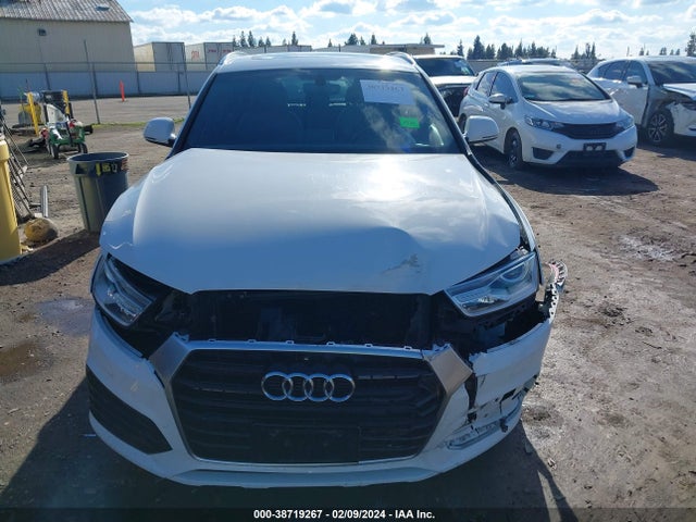WA1BCCFS8JR001477 Audi Q3 2.0t Premium/2.0t Sport Premium