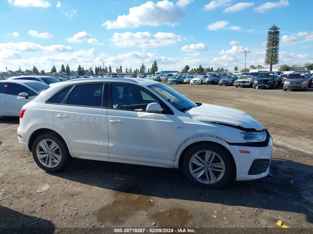 WA1BCCFS8JR001477 Audi Q3 2.0t Premium/2.0t Sport Premium
