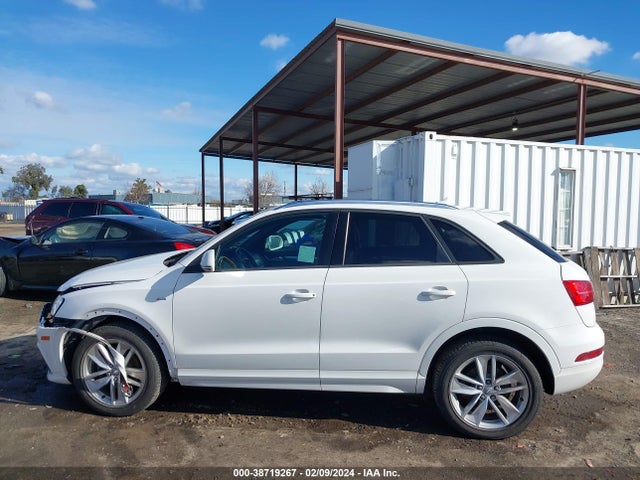 WA1BCCFS8JR001477 Audi Q3 2.0t Premium/2.0t Sport Premium