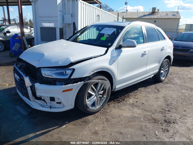 WA1BCCFS8JR001477 Audi Q3 2.0t Premium/2.0t Sport Premium