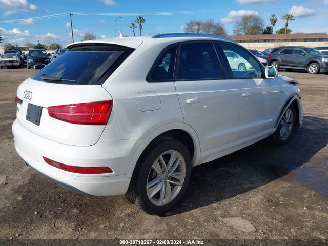 WA1BCCFS8JR001477 Audi Q3 2.0t Premium/2.0t Sport Premium