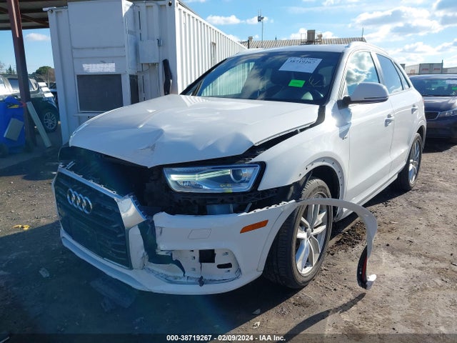 WA1BCCFS8JR001477 Audi Q3 2.0t Premium/2.0t Sport Premium