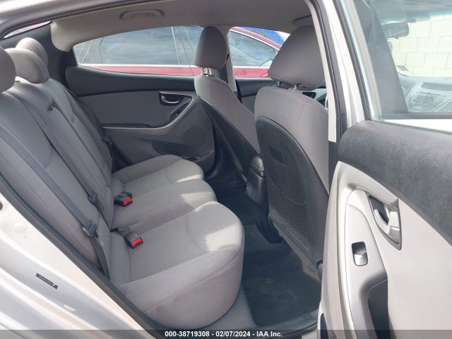 2016 HYUNDAI ELANTRA SE VIN: 5NPDH4AE4GH679392