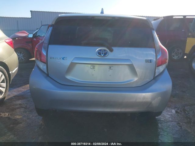 JTDKDTB35G1122752 Toyota Prius C One