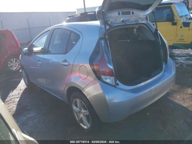 JTDKDTB35G1122752 Toyota Prius C One