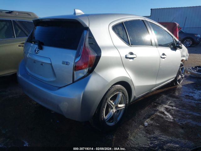 JTDKDTB35G1122752 Toyota Prius C One