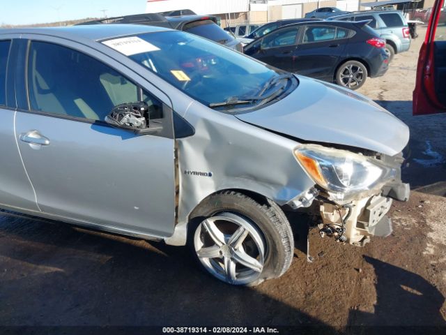 JTDKDTB35G1122752 Toyota Prius C One