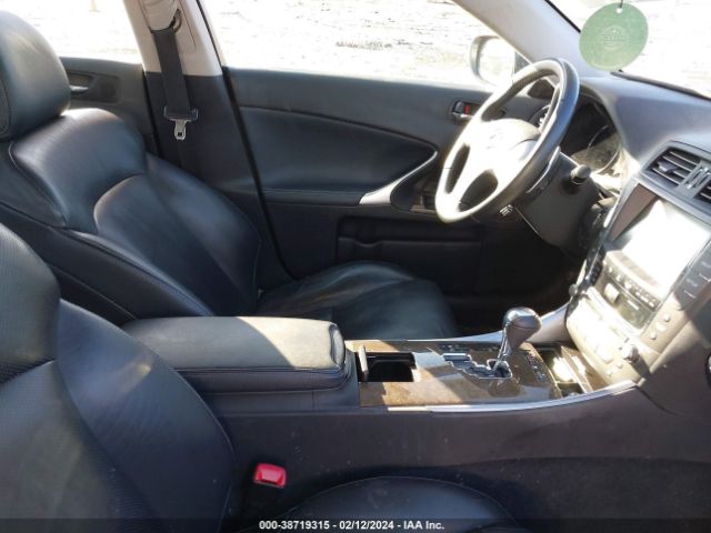 2011 LEXUS IS 350 JTHCE5C24B5002024 Photo 4