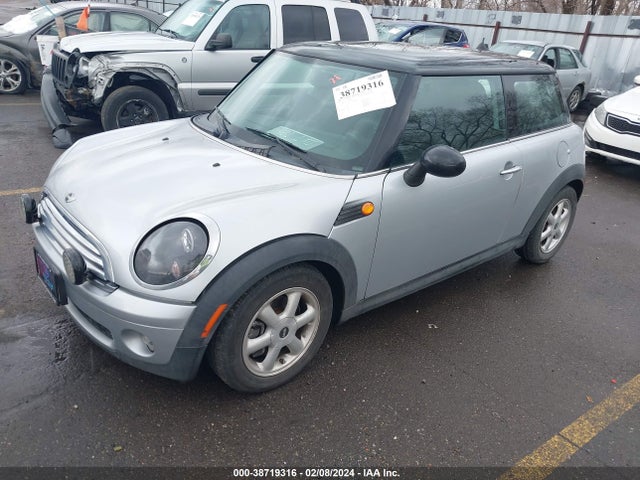 2009 MINI COOPER WMWMF33549TW70135 Photo 1