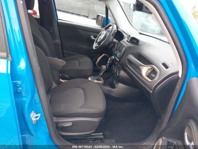 ZACCJABT8FPB86932 Jeep Renegade Latitude