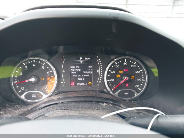 ZACCJABT8FPB86932 Jeep Renegade Latitude