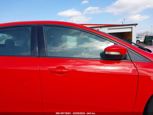 2016 FORD FOCUS SE VIN: 1FADP3F2XGL352640