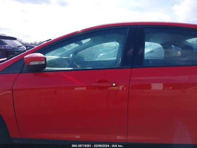 2016 FORD FOCUS SE VIN: 1FADP3F2XGL352640