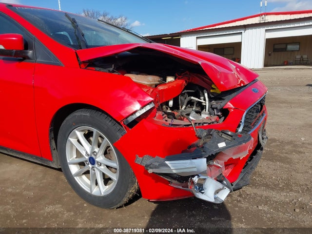 2016 FORD FOCUS SE VIN: 1FADP3F2XGL352640