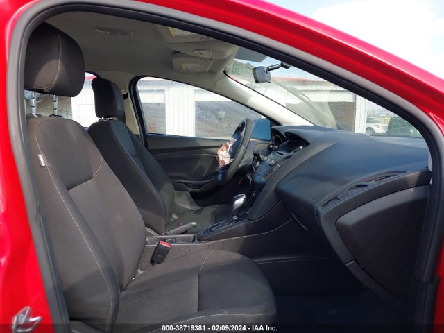 2016 FORD FOCUS SE VIN: 1FADP3F2XGL352640