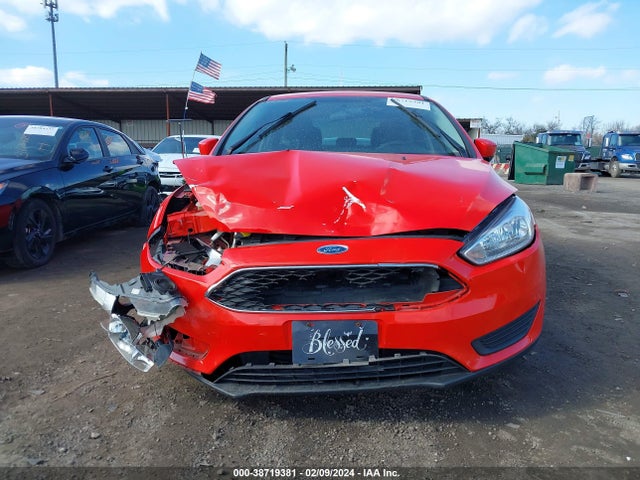 2016 FORD FOCUS SE VIN: 1FADP3F2XGL352640