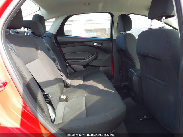 2016 FORD FOCUS SE VIN: 1FADP3F2XGL352640