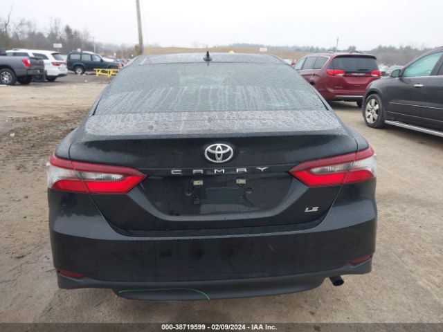 4T1C11AK8PU815139 Toyota CAMRY LE