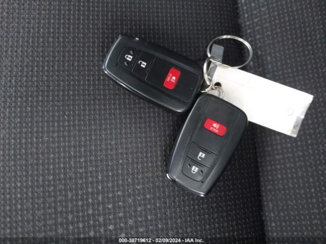 JTDKARFU9K3090044 Toyota Prius Le