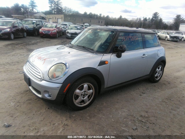 2007 MINI COOPER WMWMF33547TT50021 Photo 1