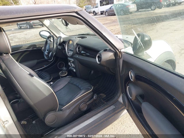2007 MINI COOPER WMWMF33547TT50021 Photo 4