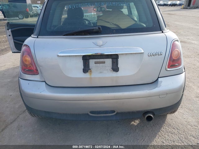 2007 MINI COOPER WMWMF33547TT50021 Photo 5
