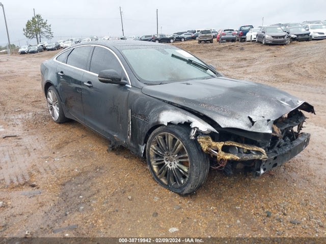 2012 JAGUAR XJ SAJWA1GE9CMV33865 Photo 0