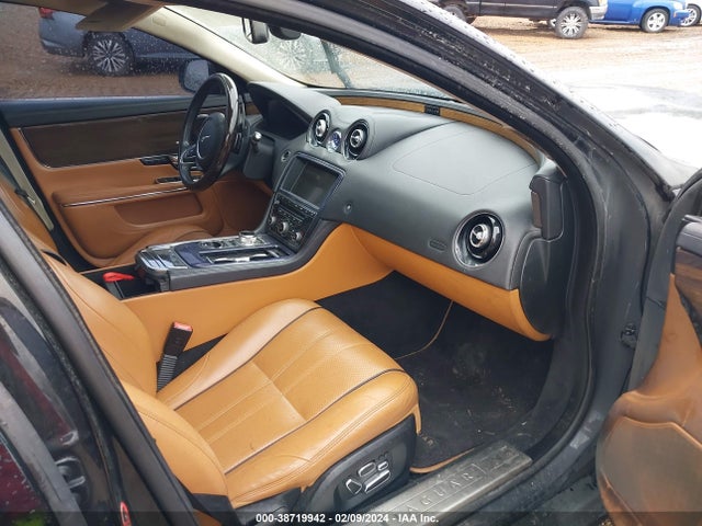 2012 JAGUAR XJ SAJWA1GE9CMV33865 Photo 4