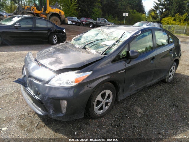 Toyota Prius Three 2015 JTDKN3DU9F0416100 Image 2