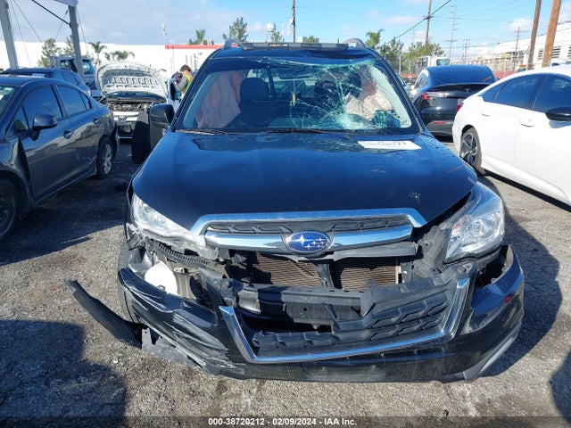 Subaru Forester 2.5i Premium 2018 JF2SJAEC1JH488796 Image 11