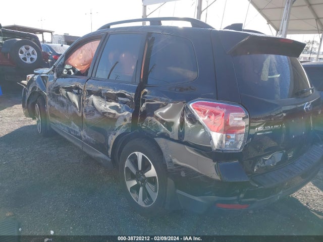 Subaru Forester 2.5i Premium 2018 JF2SJAEC1JH488796 Image 3