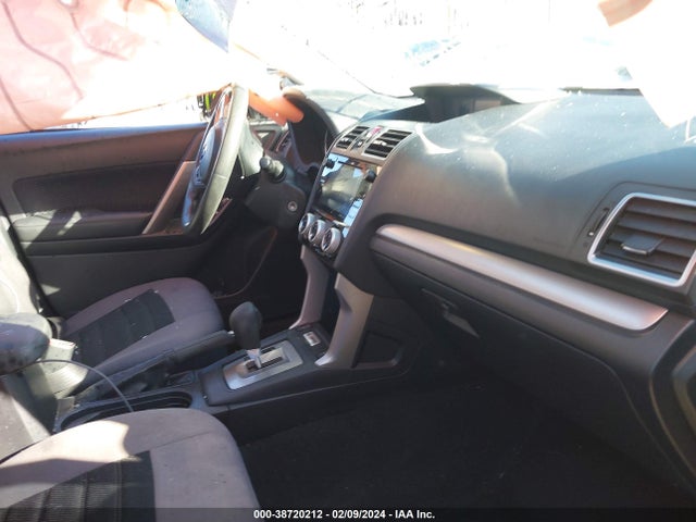 Subaru Forester 2.5i Premium 2018 JF2SJAEC1JH488796 Image 5