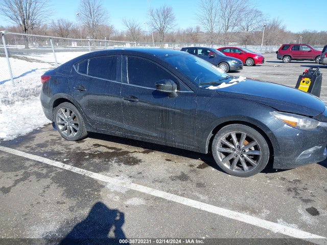 Продаж на аукціоні авто 2018 Mazda Mazda3 Touring, vin: 3MZBN1V32JM209156, номер лоту: 38720231