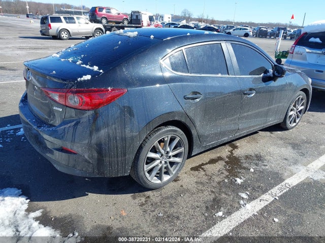 Продаж на аукціоні авто 2018 Mazda Mazda3 Touring, vin: 3MZBN1V32JM209156, номер лоту: 38720231