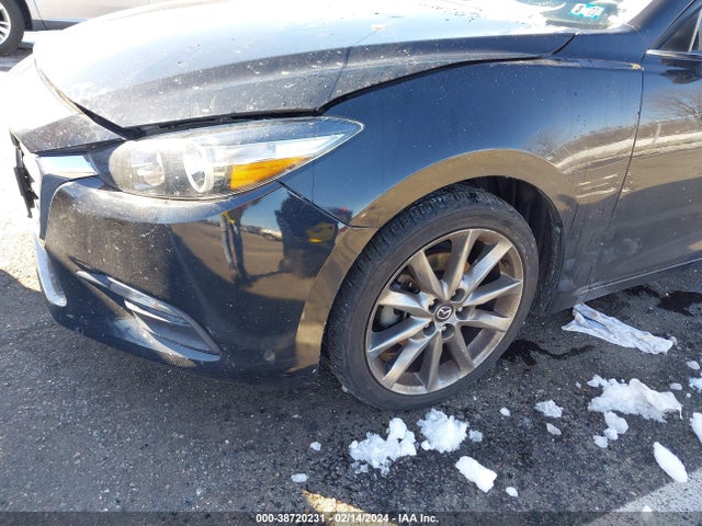 Продаж на аукціоні авто 2018 Mazda Mazda3 Touring, vin: 3MZBN1V32JM209156, номер лоту: 38720231