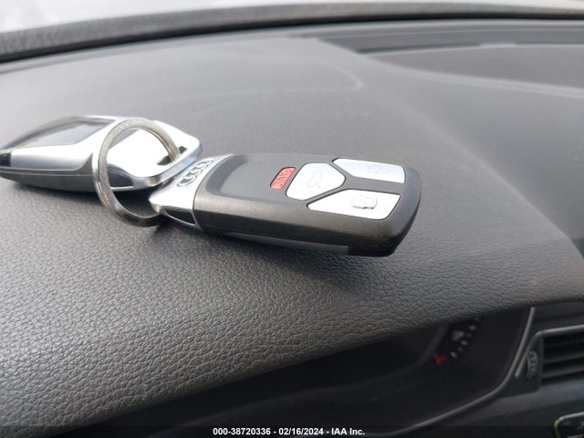 WAUYNGF50JN012697 Audi A5 2.0t Premium
