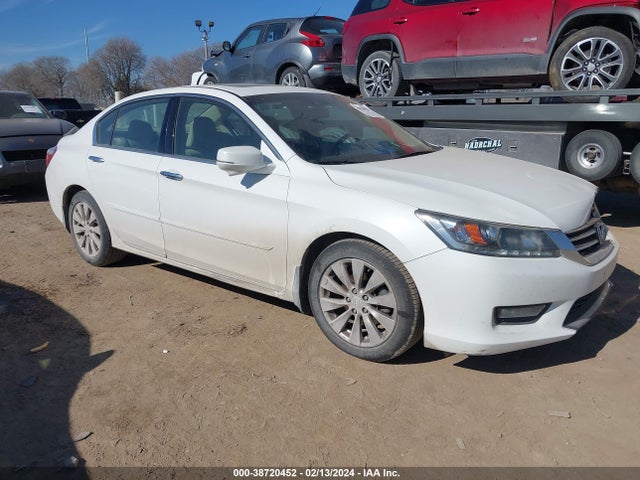 2015 1HGCR3F86FA002731 main image