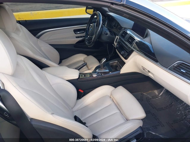 WBA4Z5C5XJEA32907 BMW 440I