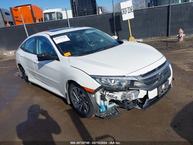 2018 19XFC2F72JE019384 main image