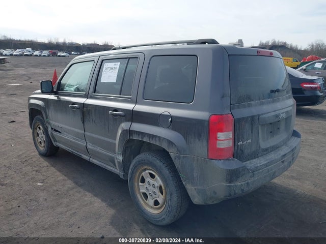 1C4NJRBBXHD105638 Jeep Patriot Sport 4x4