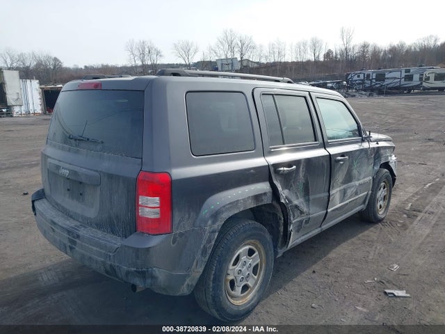 1C4NJRBBXHD105638 Jeep Patriot Sport 4x4