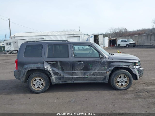 1C4NJRBBXHD105638 Jeep Patriot Sport 4x4