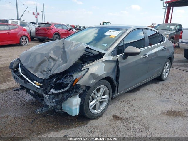 Chevrolet Cruze Lt Auto 2018 1G1BE5SMXJ7242027 Image 2