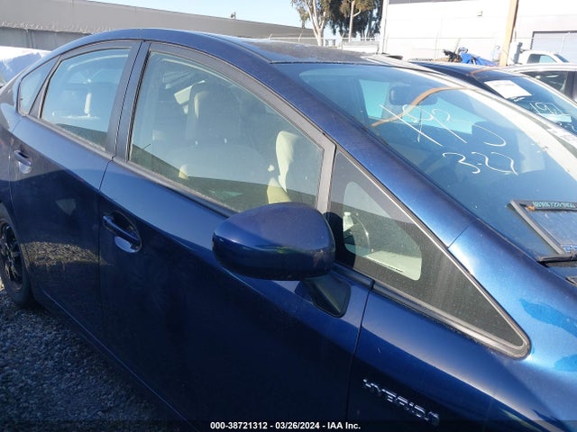 Toyota Prius Three 2015 JTDKN3DU1F0438429 Image 13