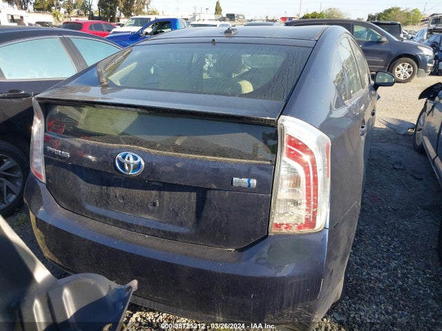 Toyota Prius Three 2015 JTDKN3DU1F0438429 Image 16