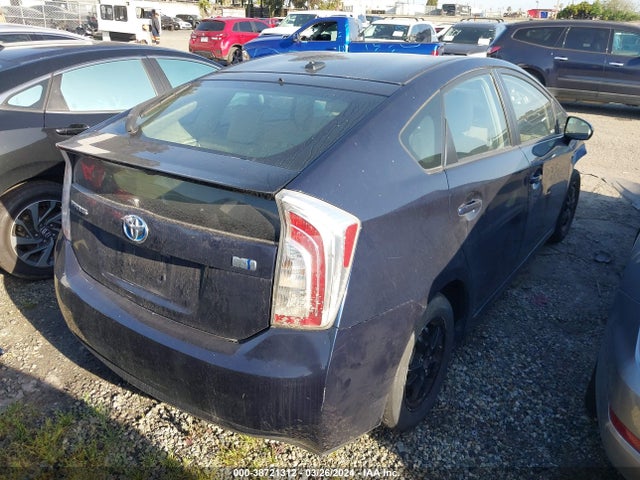 Toyota Prius Three 2015 JTDKN3DU1F0438429 Image 4