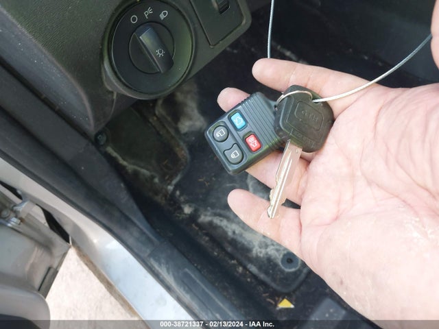 2010 FORD FOCUS SE VIN: 1FAHP3FN0AW291008