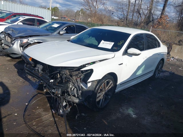 1VWDT7A39HC052132 Volkswagen Passat 1.8t R-line